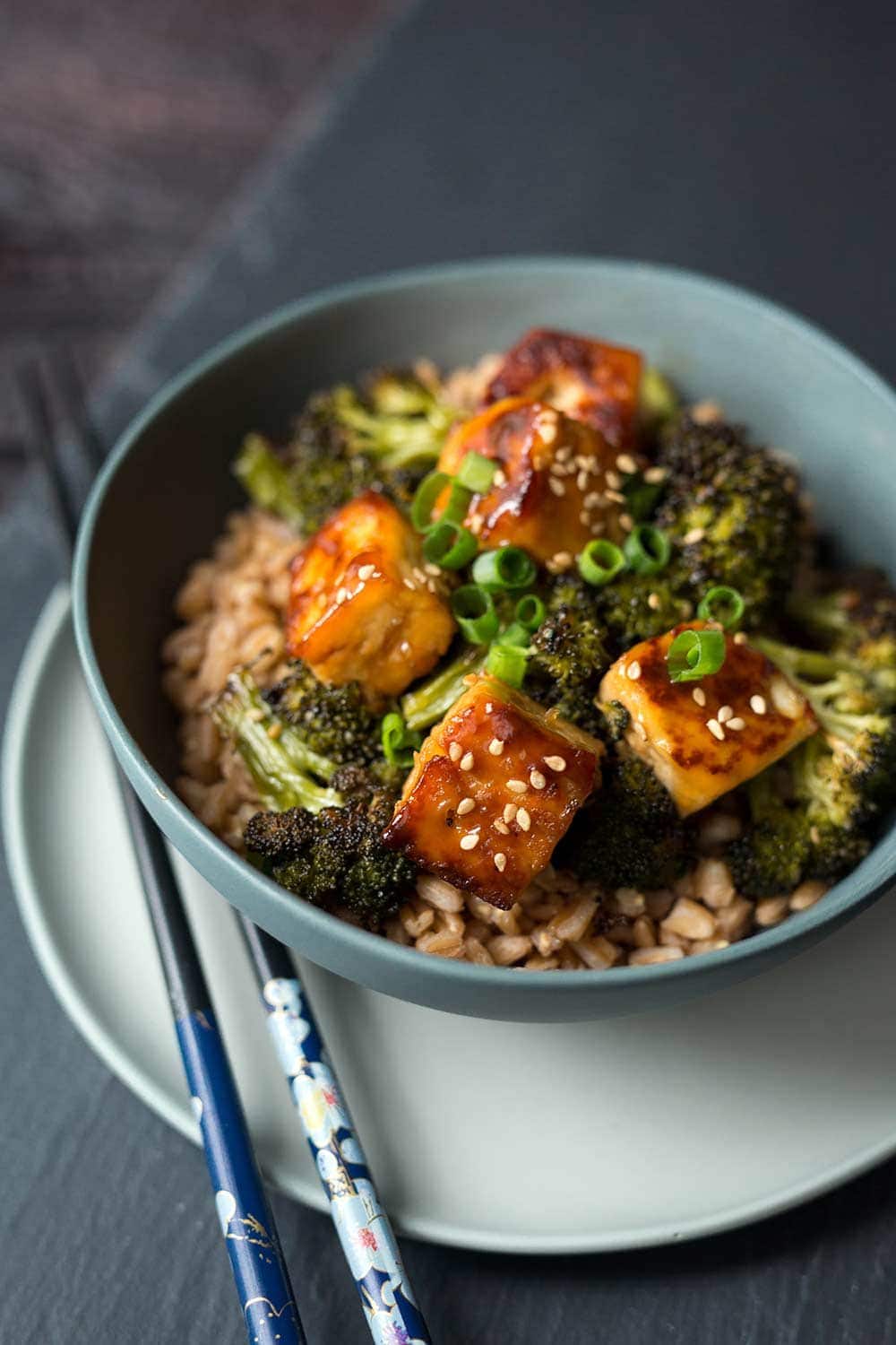 This delicious Weight Watchers-friendly recipe sweet and spicy Asian tofu is a fast and satisfying lunch or dinner.