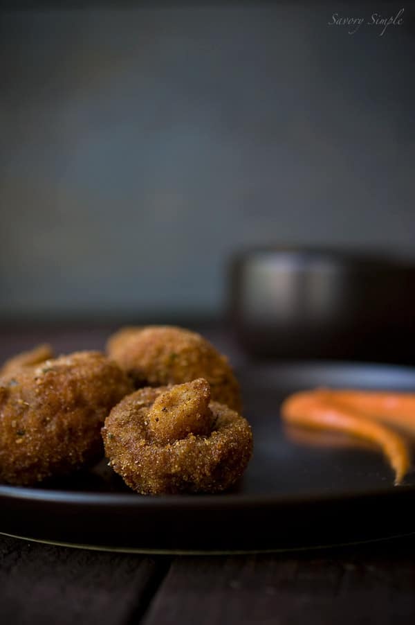 Crispy Old Bay Mushrooms with Sriracha Mayo ~ Savory Simple ~ www.savorysimple.net Crispy Old Bay Mushrooms with Sriracha Mayo ~ Savory Simple ~ www.savorysimple.net
