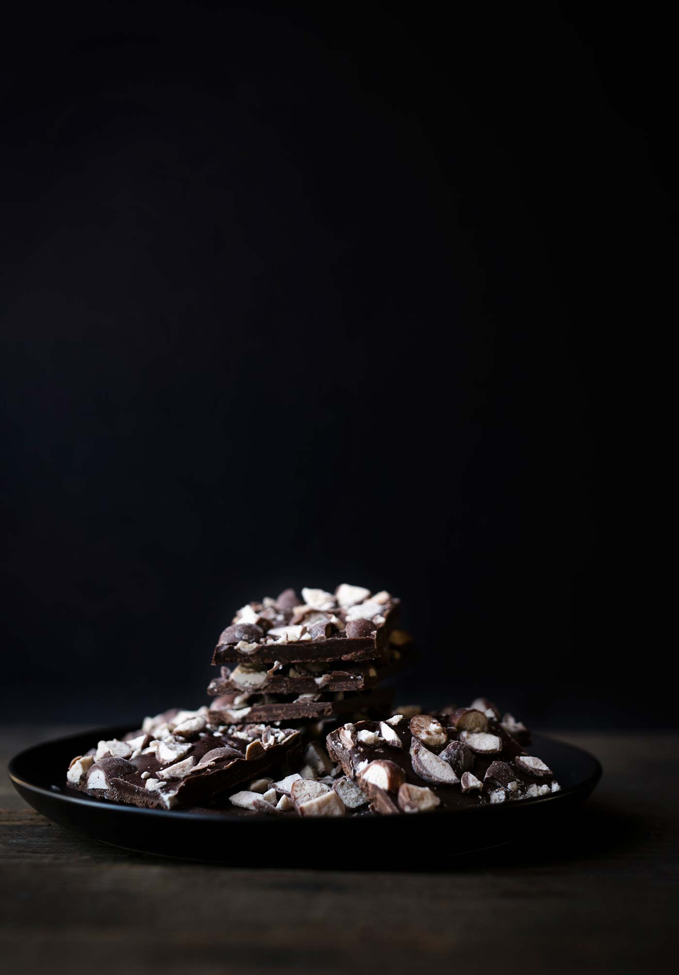 Chocolate Malt Bark is such an easy holiday dessert recipe with only 4 ingredients! It’s ready in no time. Get the easy-to-follow recipe from SavorySimple.net!
