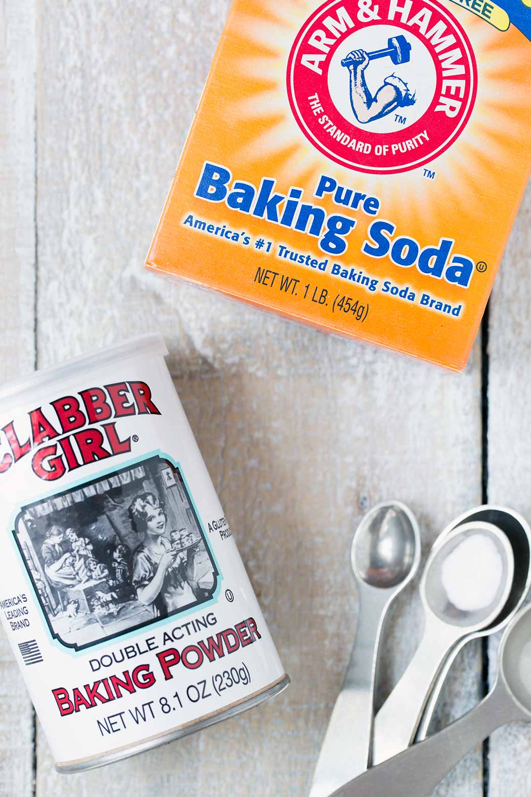 A closeup look at baking soda vs. baking powder.
