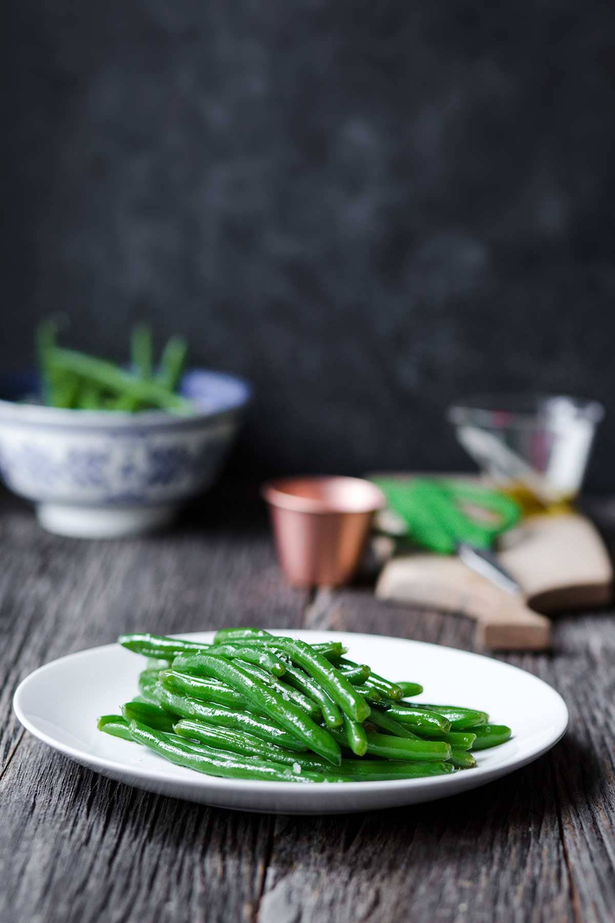 Cooked green beans on a plate
