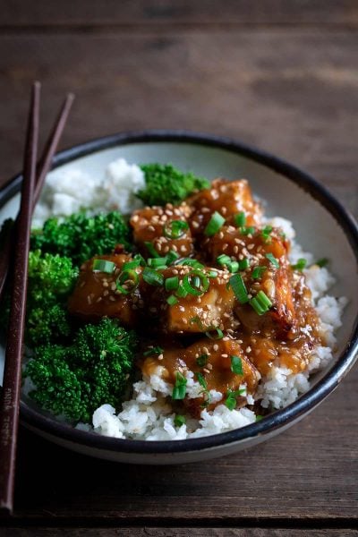 This General Tso’s Tofu recipe is a fantastic vegetarian dinner. It’s a perfect balance of sweet, salty, and spicy.