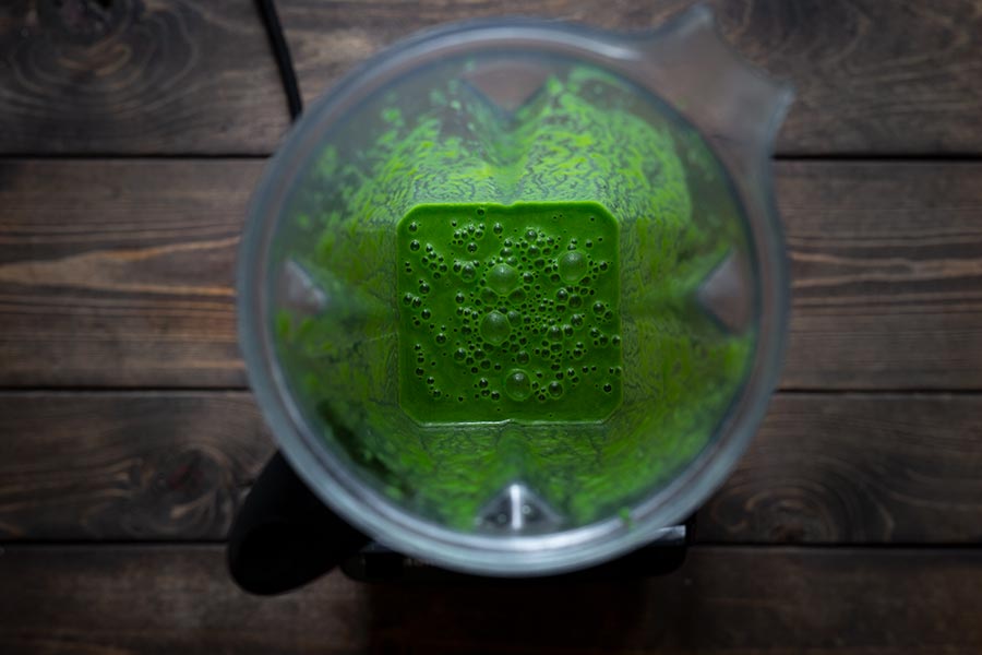 Matcha smoothie recipe in a blender